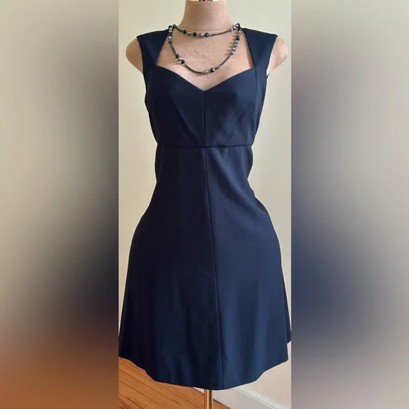 Anne Klein Black Midi Sweet Heart Front. Closure Zip In Back Sz 12. Fully Lined Anne Klein Black Midi Sweet Heart Front. Closure Zip In Back Sz 12. Fully Lined